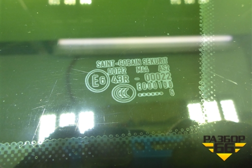 Стекло глухое правое для Volkswagen Touareg c 2002-2010г (Туарег)