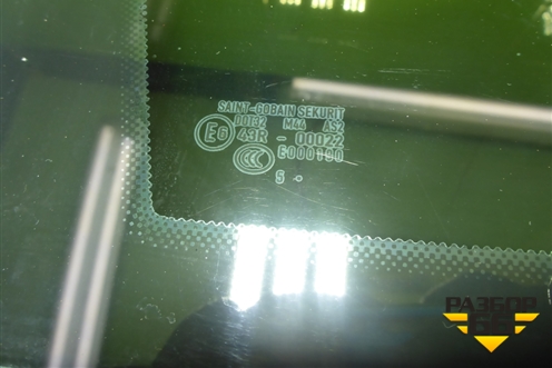 Стекло глухое левое для Volkswagen Touareg c 2002-2010г (Туарег)