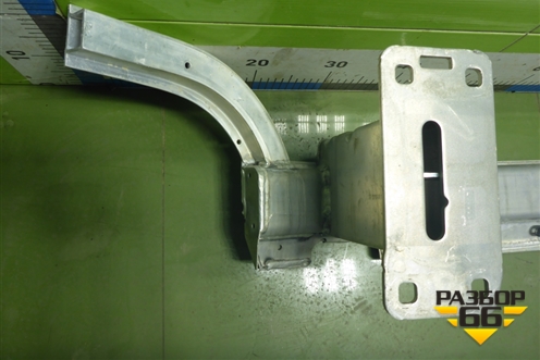 Усилитель переднего бампера для Audi Q7 c 2015г (Ку 7)