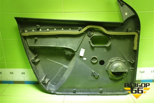 Обшивка двери передней правой под электрику (809004929R) для Nissan Terrano с 2014г (Терано)