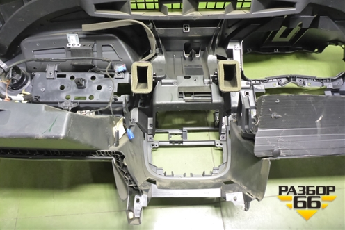 Торпедо под AIR BAG без AIR BAG (681002852R) для Nissan Terrano с 2014г (Терано)