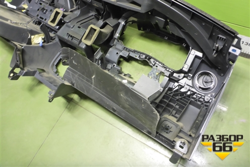 Торпедо под AIR BAG без AIR BAG (681002852R) для Nissan Terrano с 2014г (Терано)