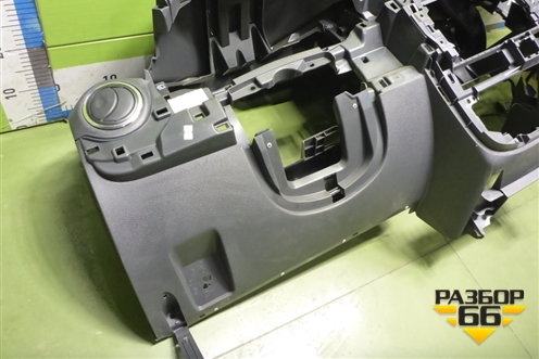 Торпедо под AIR BAG без AIR BAG (681002852R) для Nissan Terrano с 2014г (Терано)