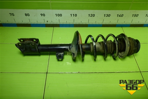 Амортизатор передний правый (8200813791) для Nissan Terrano с 2014г (Терано)