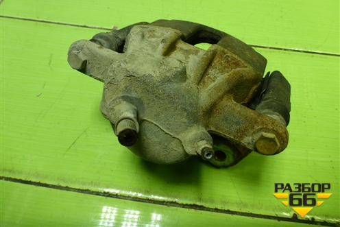 Суппорт передний правый для Nissan Terrano с 2014г (Терано)