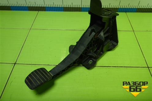 Педаль сцепления (465039034R) для Nissan Terrano с 2014г (Терано)