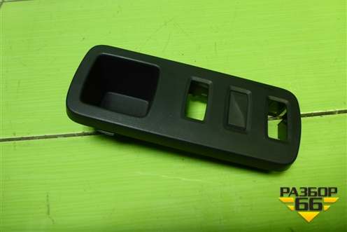 Рамка под кнопки (251638577R) для Nissan Terrano с 2014г (Терано)