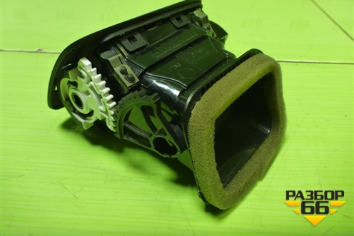 Дефлектор воздушный левый (6R0819703) для Volkswagen Polo (седан) с 2010г (Поло)