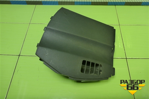 Накладка на торпедо  правая (812W617015017) для Sitrak C7H (С7Н)