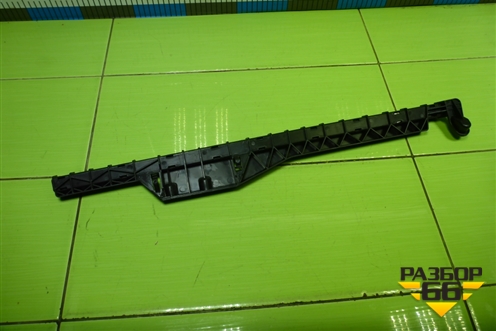 Направляющая стекла правого  (711W626510116) для Sitrak C7H (С7Н)