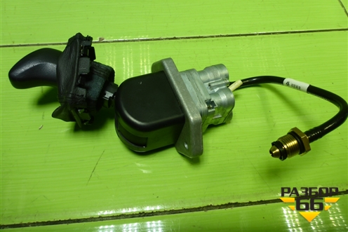 Кран стояночного тормоза (WG9000360424) для Sitrak C7H (С7Н)