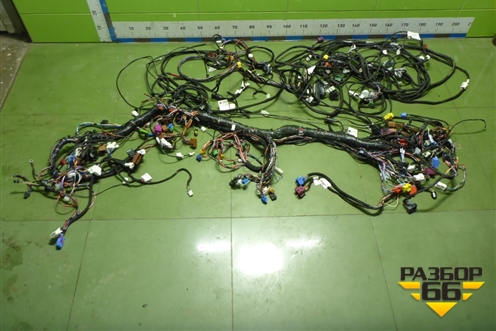 Проводка в кабину  (AZ962277000100) для Sitrak C7H (С7Н)