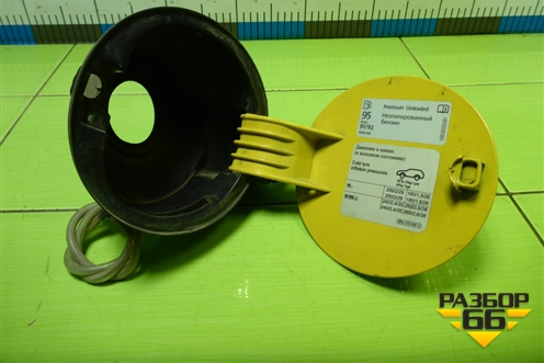 Лючок бензобака (6RU809857) для Volkswagen Polo (седан) с 2010г (Поло)