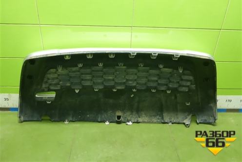 Решетка в передний бампер центральная (после 2015г) (622542036R) для Renault Duster I с 2010-2021г (Дастер)