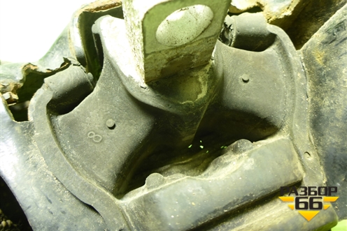 Опора КПП левая (6Q0199555AS) для Volkswagen Polo (седан) с 2010г (Поло)