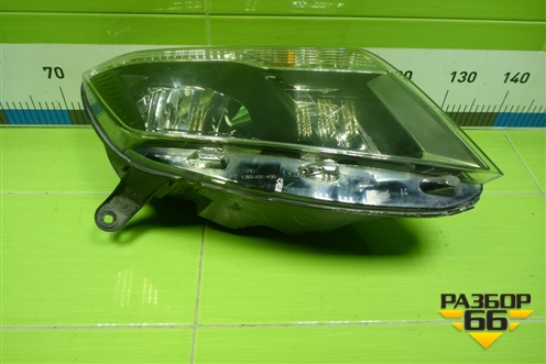 Фара правая (до 2017г галоген) (260103169R) для Nissan Terrano с 2014г (Терано)