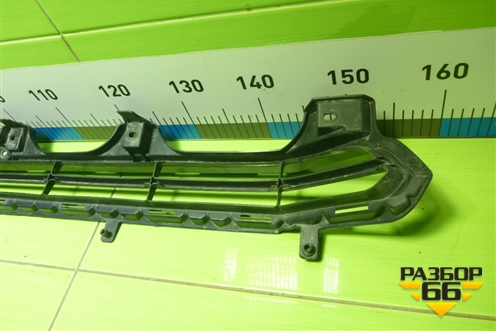 Решетка в передний бампер центральная (не оригинал) (5311260290) для Toyota Land Cruiser Prado(150) с 2009г (Ленд Крузер Прадо)