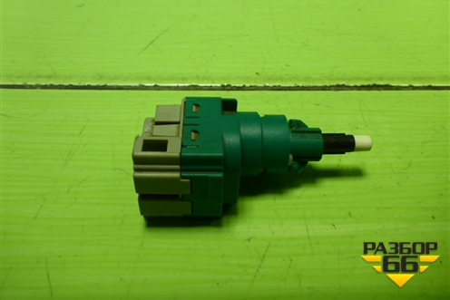 Датчик включения стопсигнала (7L6945511) для Volkswagen Touareg c 2002-2010г (Туарег)