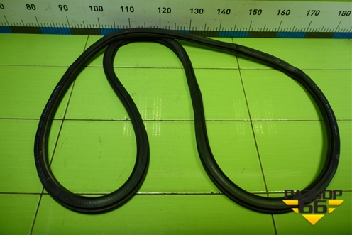 Уплотнитель двери передней правой (6RU867912K) для Volkswagen Polo (седан) с 2010г (Поло)