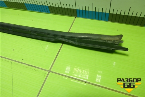 Молдинг лобового стекла правый (51317463528) для BMW X5 G05 с 2018г (Х5 Г05)