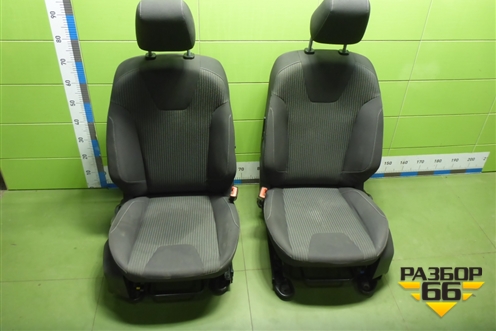 Сиденья комплект (AIR BAG подогрев, хетчбэк) для Ford Focus 3 с 2011г (Фокус)