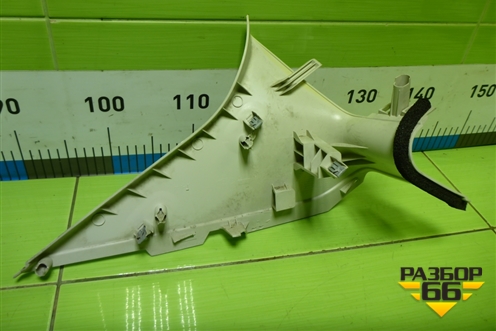 Обшивка стойки задняя верхняя правая (хетчбэк) (BM51A280C46AFW) для Ford Focus 3 с 2011г (Фокус)