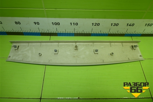 Обшивка двери багажника (верхняя часть хетчбэк) (BM51A46404ADW) для Ford Focus 3 с 2011г (Фокус)