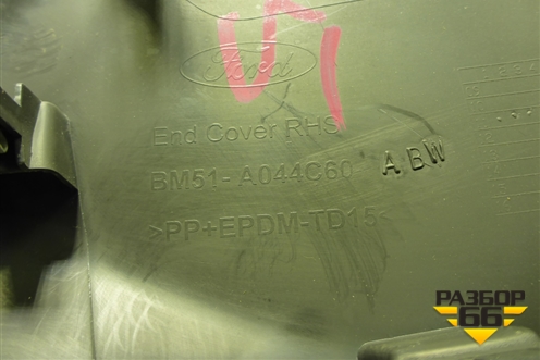 Накладка на торпедо (боковая правая) (BM51A044C60ABW) для Ford Focus 3 с 2011г (Фокус)