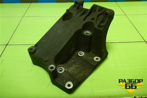 Кронштейн компрессора кондиционера (1.6л PNDA) (4M5012D624CD) для Ford Focus 3 с 2011г (Фокус)