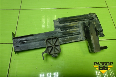 Дефлектор радиатора правый (BM518310DB) для Ford Focus 3 с 2011г (Фокус)