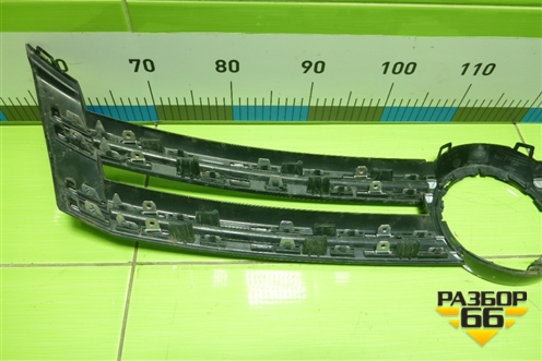 Накладка на решетку радиатора (5N0853655) для Volkswagen Tiguan с 2011-2016г (Тигуан)