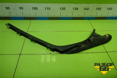 Накладка двери задней правой (на рамку хетчбэк) (BM51A254K06ACW) для Ford Focus 3 с 2011г (Фокус)