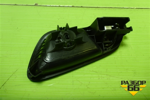 Ручка внутренняя двери задней правой (AM51U22600BDW) для Ford Focus 3 с 2011г (Фокус)