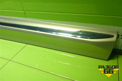 Накладка двери передней правой (32208739) для Volvo XC60 с 2017-2025г (ХС60)