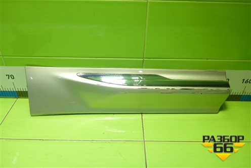 Накладка двери задней правой (32208734) для Volvo XC60 с 2017-2025г (ХС60)