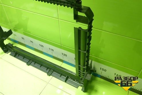 Дефлектор радиатора (GX738A107AC) для Land Rover Range Rover Velar с 2017г (Велар)