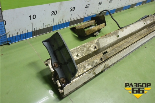 Усилитель порога левого(под подножку) для Lexus GX-460 с 2009г (ГХ)