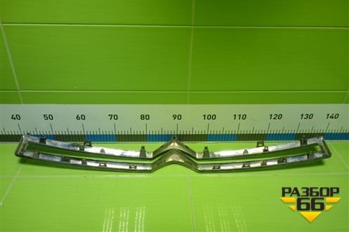 Накладка на решетку радиатора (9810964977) для Citroen Berlingo с 2008г (Берлинго 2)