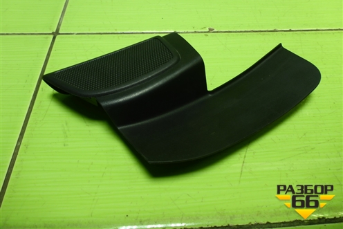 Накладка двери передней правой уголок (BM5118C862A) для Ford Focus 3 с 2011г (Фокус)