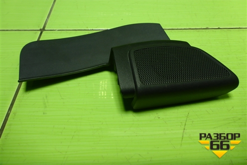 Накладка двери передней правой уголок (BM5118C862A) для Ford Focus 3 с 2011г (Фокус)