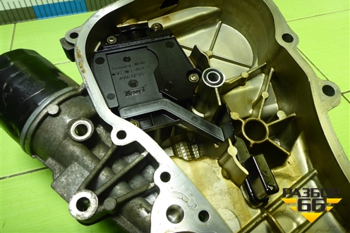 Крышка двигателя передняя (1.4л CAX) (03C109211CF) для Volkswagen Golf V Plus с 2005-2014г (Гольф 5 Плюс)