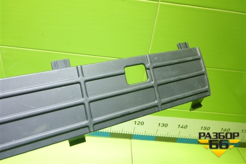 Накладка на решетку переднего бампера (после 2015г) (6RU853678A) для Volkswagen Polo (седан) с 2010г (Поло)