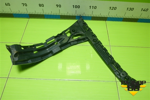 Кронштейн заднего бампера правый (A2058801802) для Mercedes Benz C-Klass W205 с 2014г (Ц)