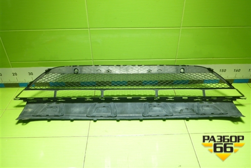 Решетка в передний бампер центральная (AMG под парктроник) (A2538852400) для Mercedes Benz GLC-Klass X253  с 2015г (ГЛЦ)