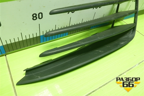 Накладка переднего бампера левая (GTI) (5G0853665E) для Volkswagen Golf VII с 2012г (Гольф 7)