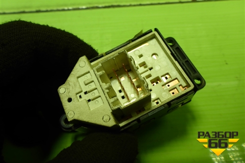 Переключатель регулировки зеркал (39F4801110) для Hyundai Solaris с 2010-2016г (Солярис)