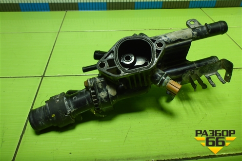 Корпус термостата (2.4л G4KJ) (256202GGA0) для Hyundai Tucson с 2015-2022г (Туксон)