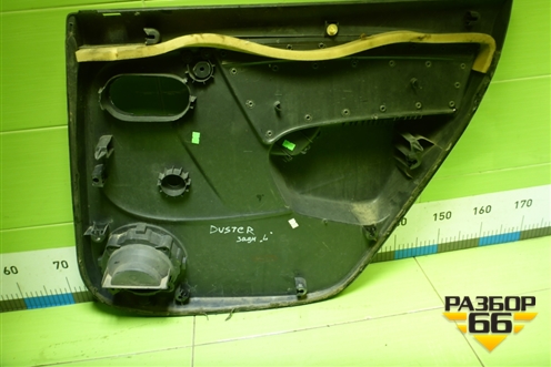 Обшивка двери задней левой под механику (829A16422R) для Renault Duster I с 2010-2021г (Дастер)