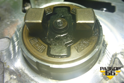 Насос вакуумный (2.0л CBD) (03L145100) для Volkswagen Passat (B6) с 2005-2010г (Пассат Б6)
