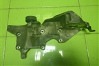 Кронштейн генератора (2.0л CBD) (03L903143D) для Volkswagen Passat (B6) с 2005-2010г (Пассат Б6)